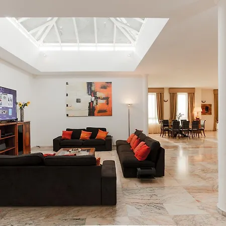 100 Island Village Julia *