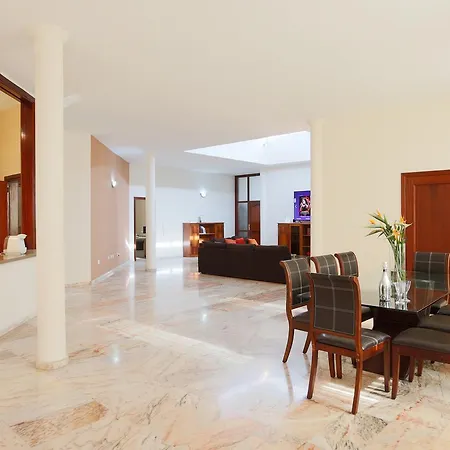 Villa 100 Island Village Julia