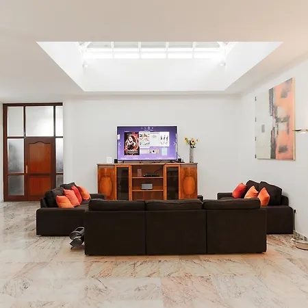 100 Island Village Julia Villa *