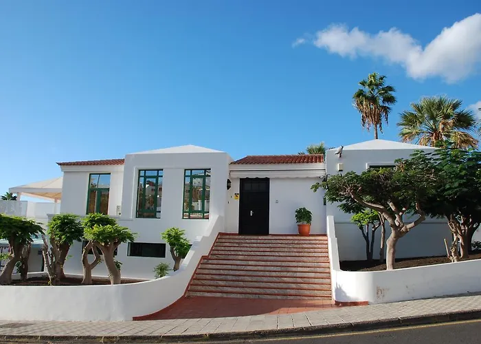 100 Island Village Julia