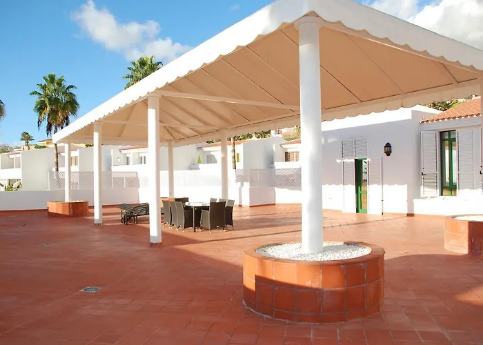 100 Island Village Julia *