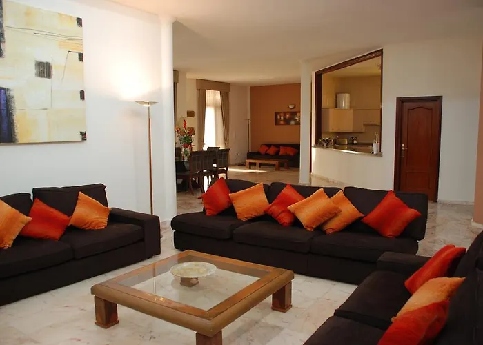 100 Island Village Julia * Costa Adeje (Tenerife)