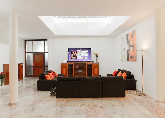 100 Island Village Julia Villa *