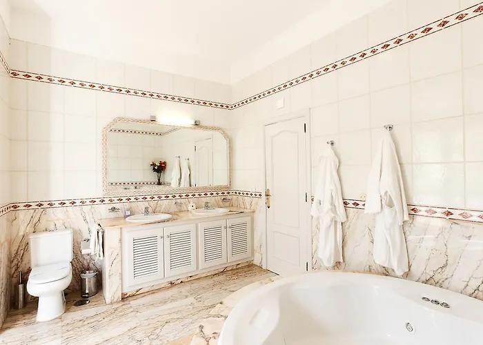 Villa 100 Island Village Julia